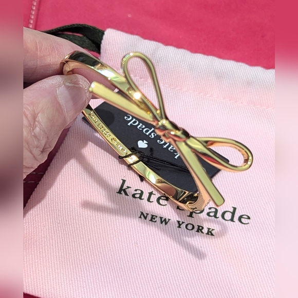 NWT KATE SPADE Skinny Mini Bow Bangle Bracelet Gold - Picture 5 of 6
